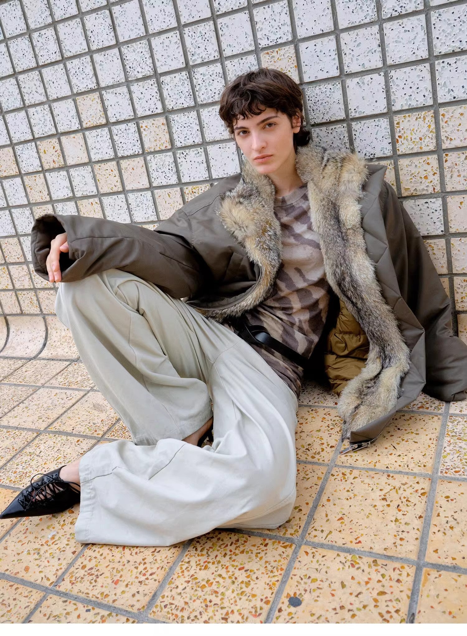 Travel Notes Fashionable warm and fluffy waterproof outdoor fox fur collar removable down parka for winter-4
